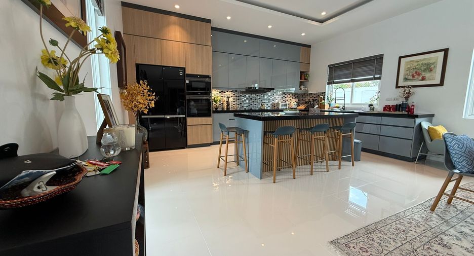 For sale 3 bedrooms villa in Hua Hin, Prachuap Khiri Khan
