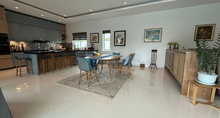 For sale 3 bedrooms villa in Hua Hin, Prachuap Khiri Khan