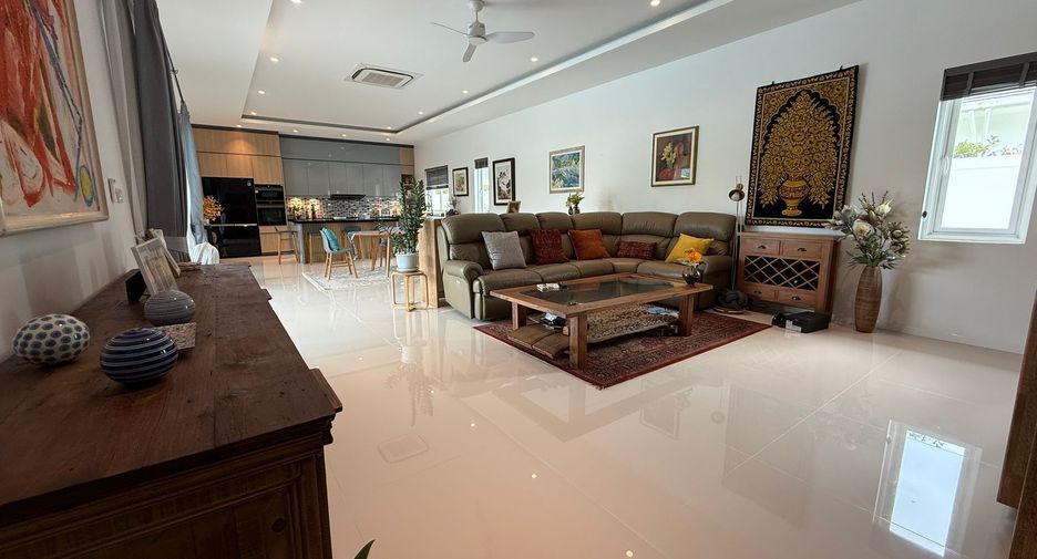 For sale 3 bedrooms villa in Hua Hin, Prachuap Khiri Khan