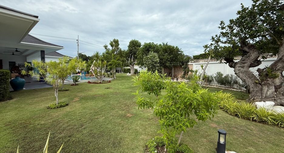For sale 3 bedrooms villa in Hua Hin, Prachuap Khiri Khan