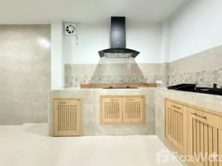 For sale 3 bedrooms townhouse in Phra Khanong, Bangkok