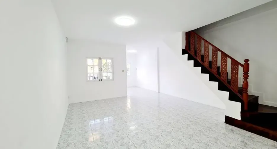For sale 3 bedrooms townhouse in San Sai, Chiang Mai