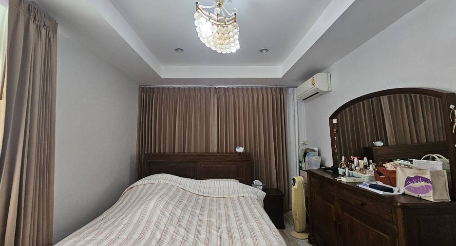 Villa zum Kauf mit 4 Zimmer in Bang Lamung, Chonburi
