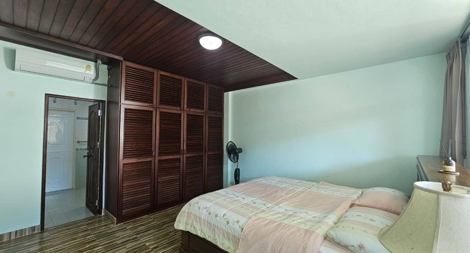 Villa zum Kauf mit 4 Zimmer in Bang Lamung, Chonburi