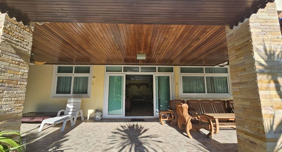Villa zum Kauf mit 4 Zimmer in Bang Lamung, Chonburi