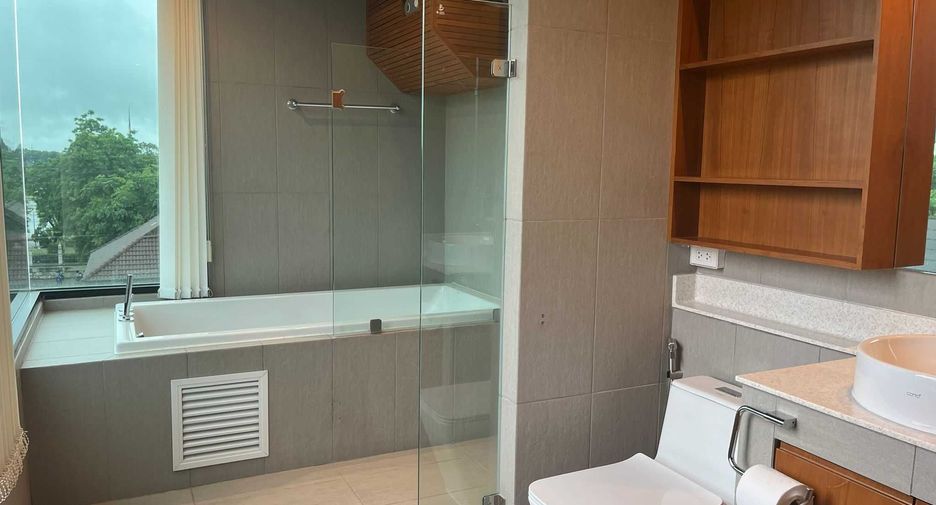 For sale 3 bedrooms condo in Mueang Chiang Mai, Chiang Mai