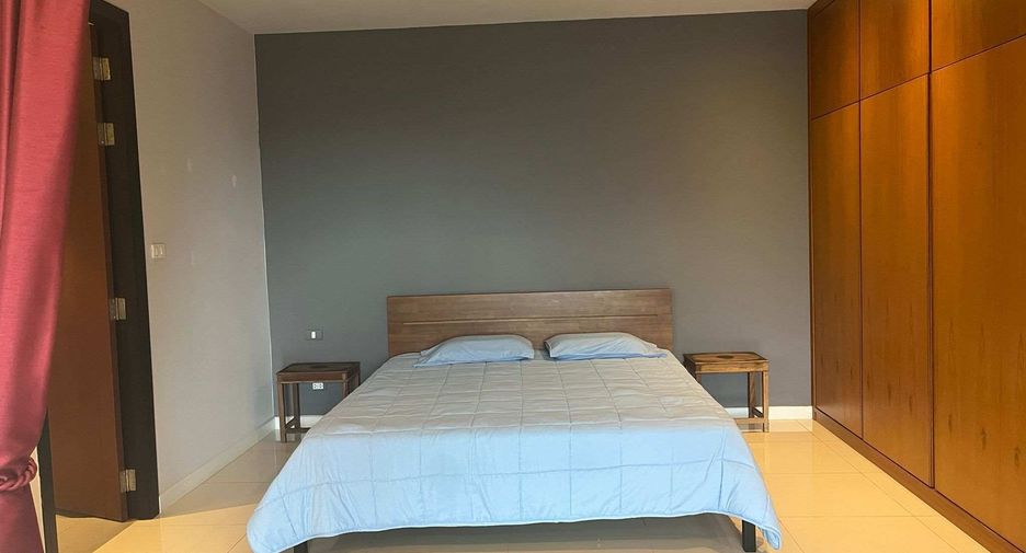 For sale 3 bedrooms condo in Mueang Chiang Mai, Chiang Mai