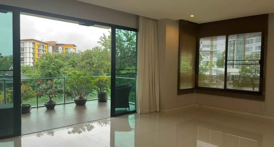 For sale 3 bedrooms condo in Mueang Chiang Mai, Chiang Mai