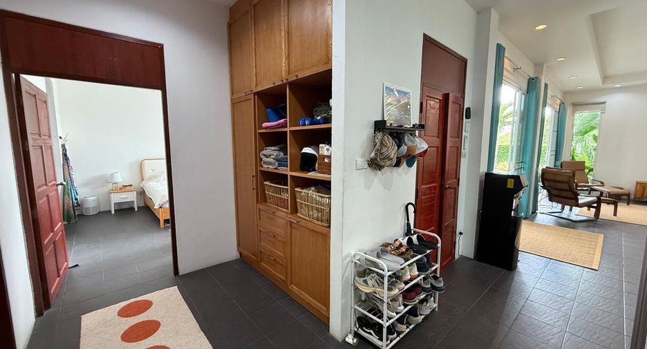 For sale 3 bedrooms villa in Hua Hin, Prachuap Khiri Khan