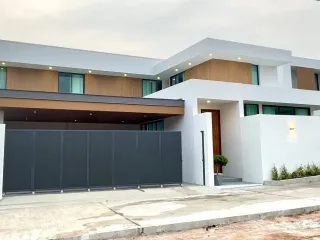 Casa en venta de 5 habitaciones en Bang Lamung, Chonburi