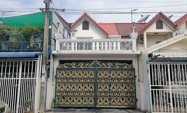 For sale 3 bedrooms townhouse in Thawi Watthana, Bangkok