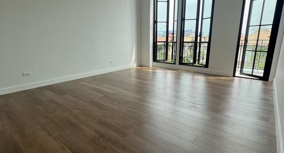 Haus zum Kauf mit 4 Zimmer in Watthana, Bangkok