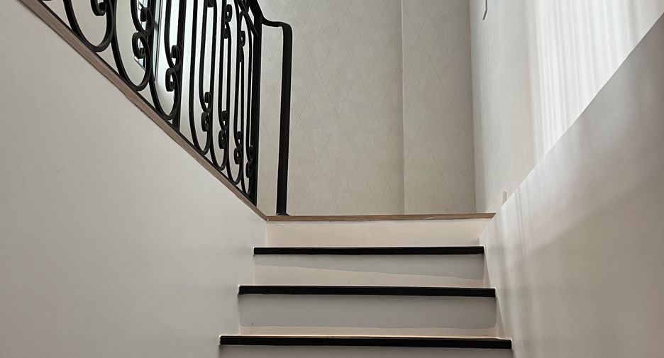 Haus zum Kauf mit 4 Zimmer in Watthana, Bangkok