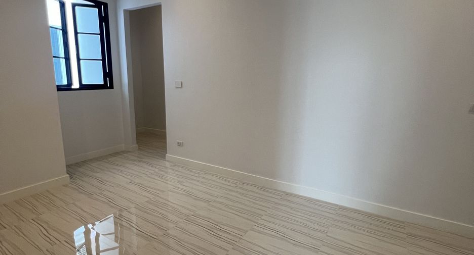 Haus zum Kauf mit 4 Zimmer in Watthana, Bangkok
