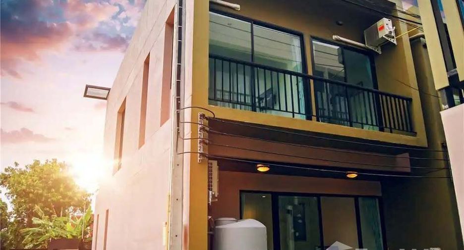 For rent 3 bedrooms townhouse in Ko Samui, Surat Thani