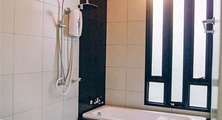 For rent 3 bedrooms townhouse in Ko Samui, Surat Thani
