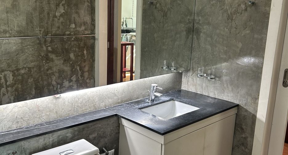 For sale 1 bed condo in Sathon, Bangkok