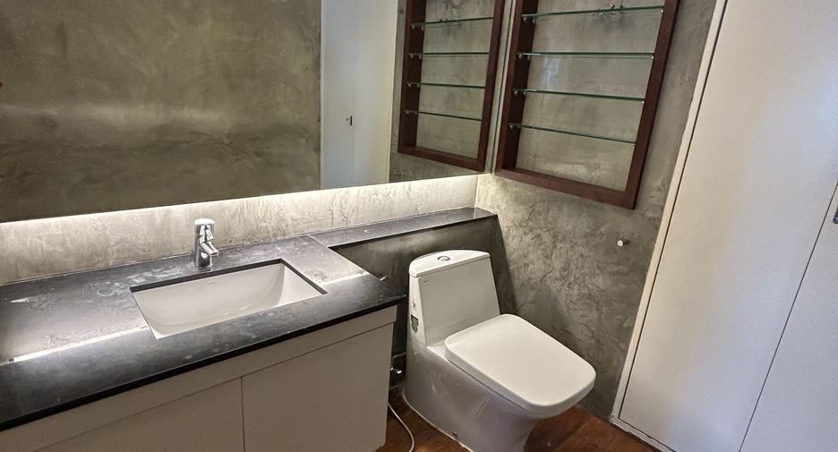 For sale 1 bed condo in Sathon, Bangkok