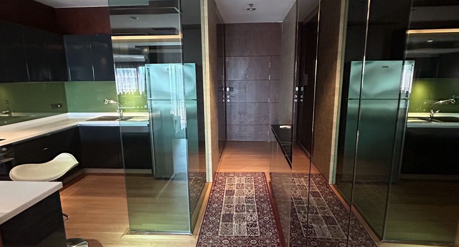 For sale 1 bed condo in Sathon, Bangkok