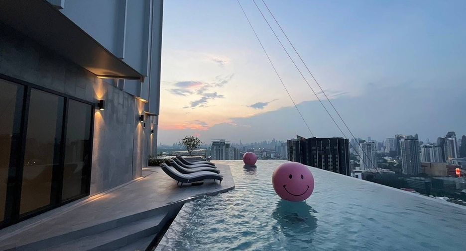 For sale 1 bed condo in Khlong Toei, Bangkok