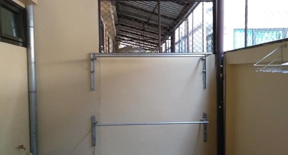 For rent 2 bedrooms townhouse in Mueang Chiang Mai, Chiang Mai