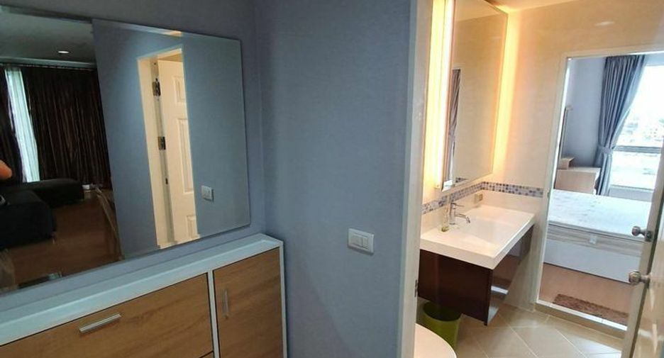 For sale and for rent 2 bedrooms condo in Huai Khwang, Bangkok