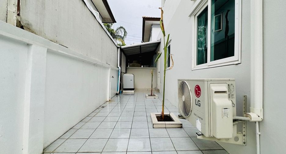 For rent 3 bedrooms house in Bang Lamung, Chonburi