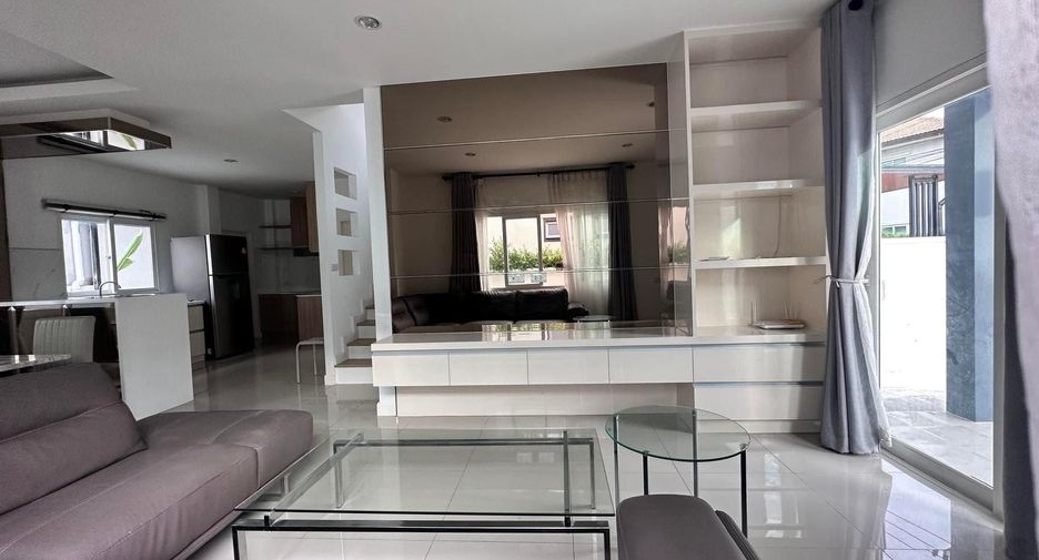 For rent 3 bedrooms house in Bang Lamung, Chonburi