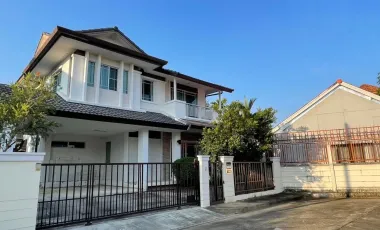 For rent 3 bedrooms house in Mueang Chiang Mai, Chiang Mai