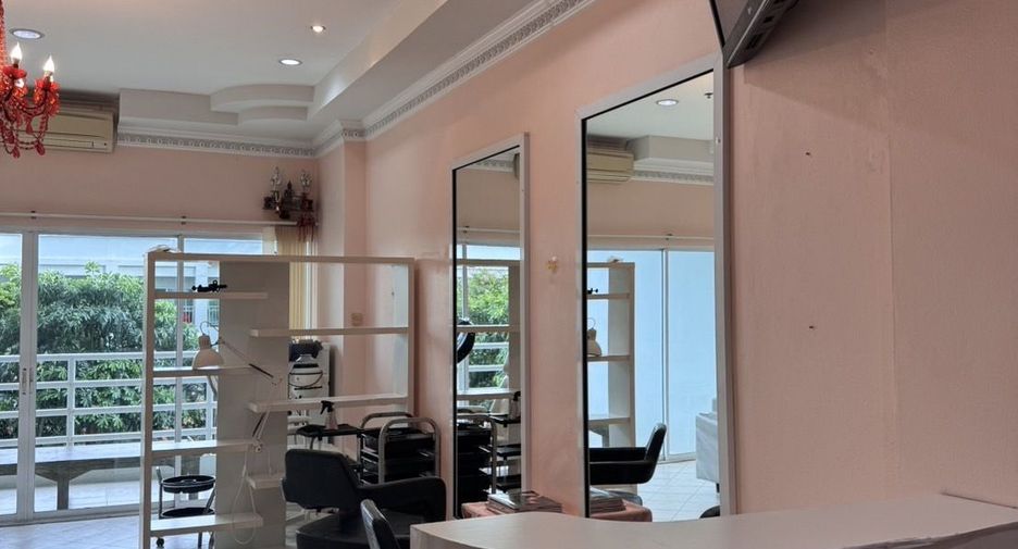 For rent retail Space in Bang Lamung, Chonburi