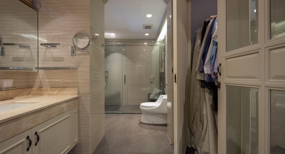 For sale 2 bedrooms house in Watthana, Bangkok