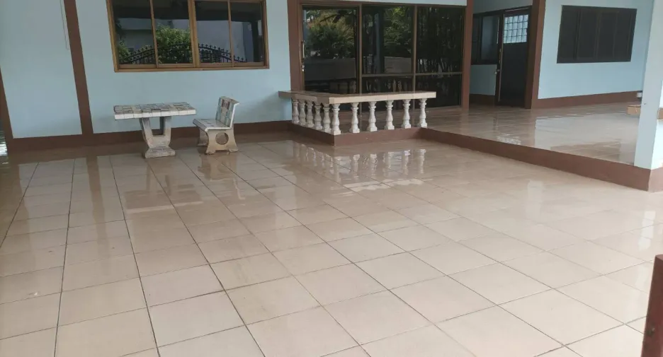 For rent 4 bedrooms house in Mueang Chiang Mai, Chiang Mai