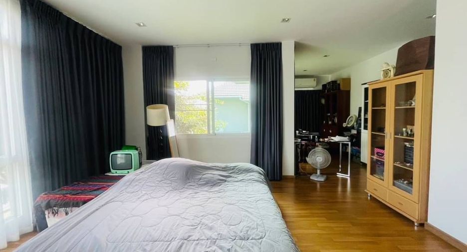 For rent 4 bedrooms house in Mueang Chiang Mai, Chiang Mai