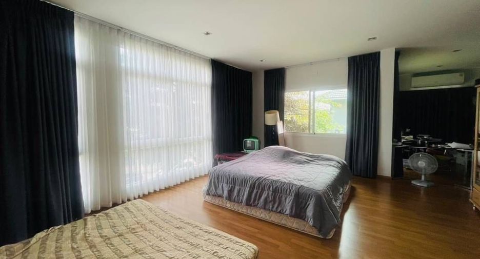 For rent 4 bedrooms house in Mueang Chiang Mai, Chiang Mai