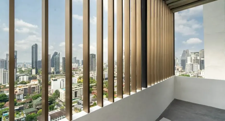 For sale 4 bedrooms condo in Watthana, Bangkok