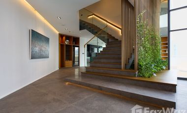 For sale 4 bedrooms condo in Watthana, Bangkok