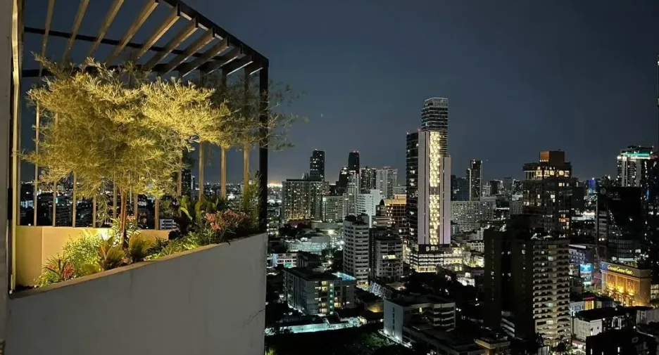 For sale 4 bedrooms condo in Watthana, Bangkok