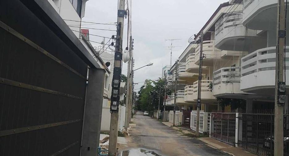 Продажа 4 спальни дом в Ча Ам, Пхетбури