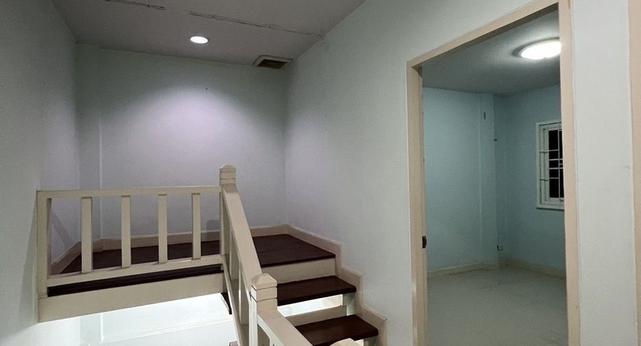 For sale 3 bedrooms townhouse in Sai Mai, Bangkok
