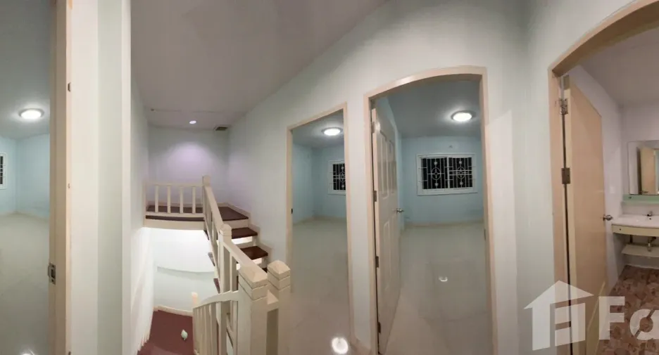 For sale 3 bedrooms townhouse in Sai Mai, Bangkok