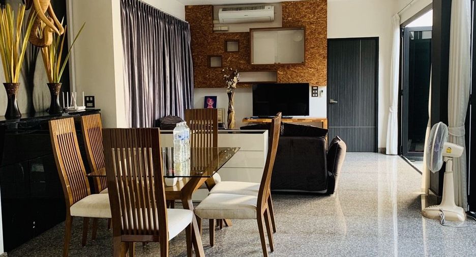 For rent 3 bedrooms villa in Saraphi, Chiang Mai