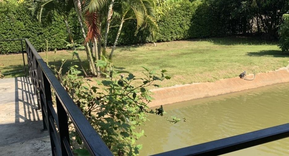 For rent 3 bedrooms villa in Saraphi, Chiang Mai