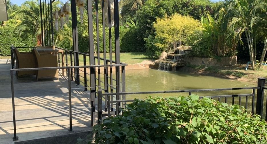 For rent 3 bedrooms villa in Saraphi, Chiang Mai
