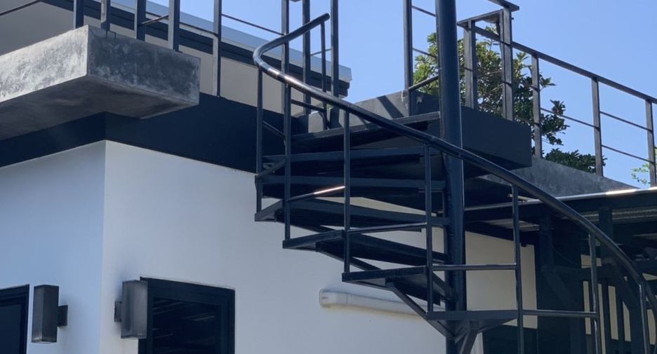 For rent 3 bedrooms villa in Saraphi, Chiang Mai