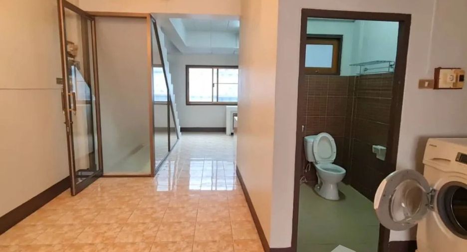 Reihenhaus zum Kauf mit 7 Zimmer in Mueang Chiang Mai, Chiang Mai