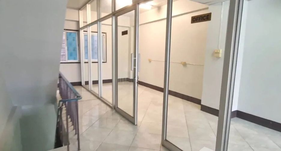 Reihenhaus zum Kauf mit 7 Zimmer in Mueang Chiang Mai, Chiang Mai