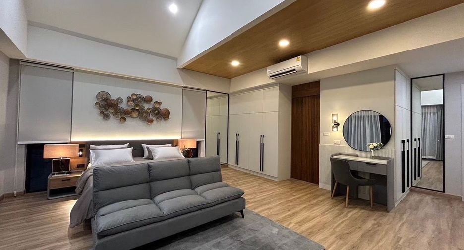 For sale 4 bedrooms villa in Saraphi, Chiang Mai