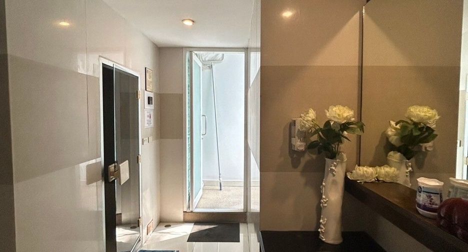 For sale and for rent 2 bedrooms condo in Mueang Chiang Mai, Chiang Mai