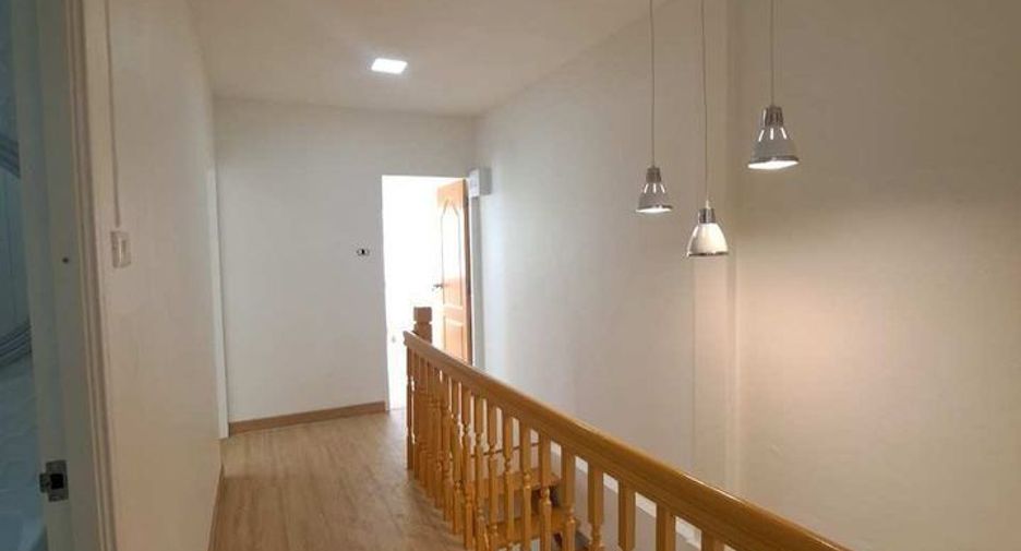 Casa adosada en venta de 3 habitaciones en Nong Khaem, Bangkok