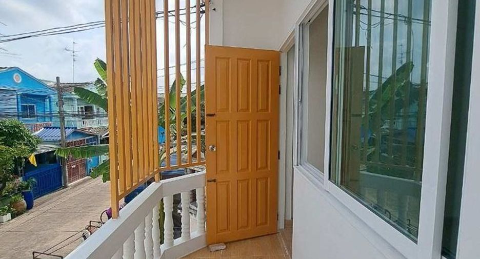 Casa adosada en venta de 3 habitaciones en Nong Khaem, Bangkok